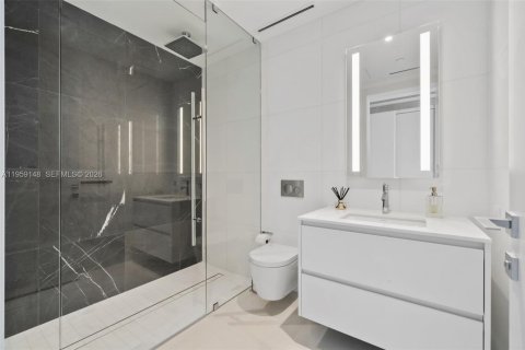 Condo in Miami, Florida, 5 bedrooms  № 2025068 - photo 13