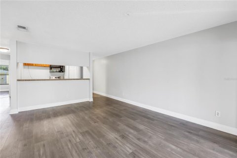 Condo in Saint Petersburg, Florida, 3 bedrooms  № 1006350 - photo 13