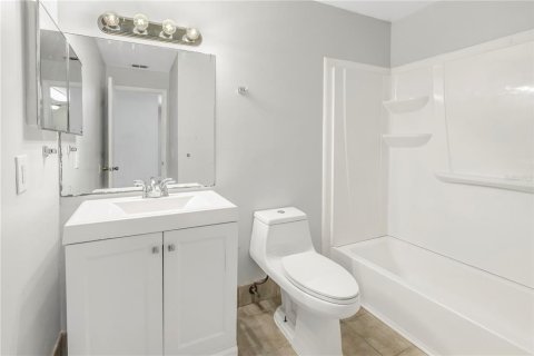 Condo in Saint Petersburg, Florida, 3 bedrooms  № 1006350 - photo 16