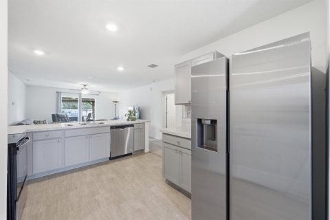 Casa en venta en Port St. Lucie, Florida, 3 dormitorios, 143.26 m2 № 2384559 - foto 4