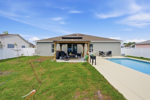 Casa en venta en Port St. Lucie, Florida, 3 dormitorios, 143.26 m2 № 2384559 - foto 2