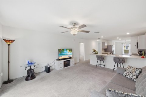 Casa en venta en Port St. Lucie, Florida, 3 dormitorios, 143.26 m2 № 2384559 - foto 9