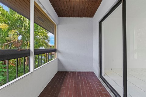 Condominio en venta en Hialeah, Florida, 2 dormitorios, 90.77 m2 № 1730493 - foto 21