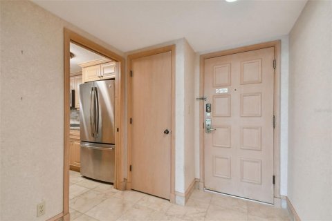 Condo in Palm Harbor, Florida, 2 bedrooms  № 1108989 - photo 8