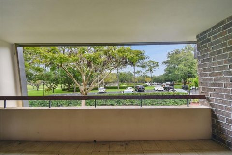 Condo in Palm Harbor, Florida, 2 bedrooms  № 1108989 - photo 5