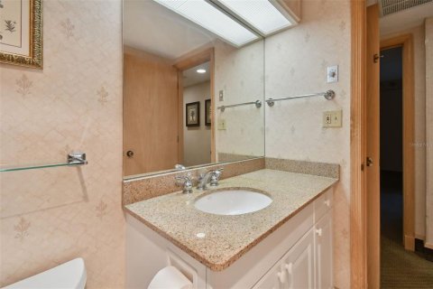 Condo in Palm Harbor, Florida, 2 bedrooms  № 1108989 - photo 30