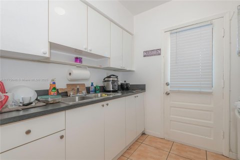 Condominio en venta en Miami Beach, Florida, 1 dormitorio, 53.7 m2 № 1868218 - foto 12