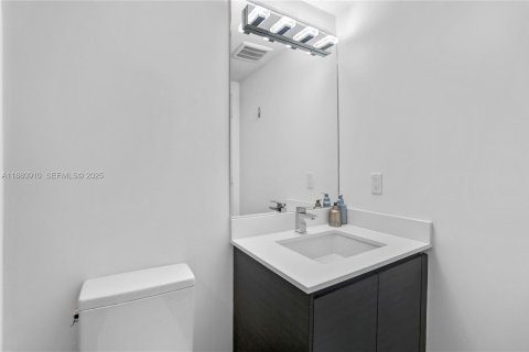 Condo in Sunny Isles Beach, Florida, 3 bedrooms № 2076814 - photo 16