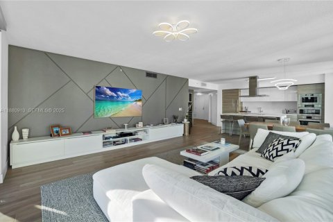 Condo in Sunny Isles Beach, Florida, 3 bedrooms № 2076814 - photo 4