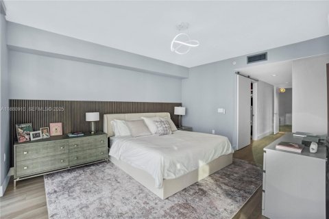 Condo in Sunny Isles Beach, Florida, 3 bedrooms № 2076814 - photo 24