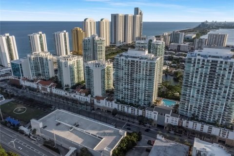Condo in Sunny Isles Beach, Florida, 3 bedrooms № 2076814 - photo 2