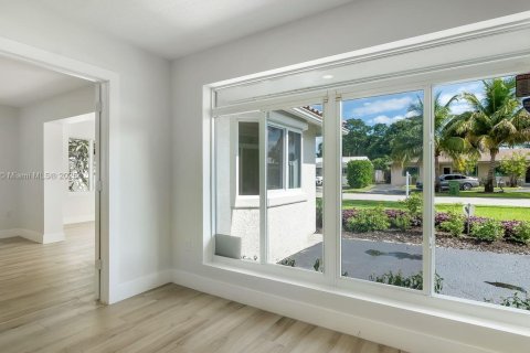 House in Fort Lauderdale, Florida 3 bedrooms, 180.04 sq.m. № 1951397 - photo 21