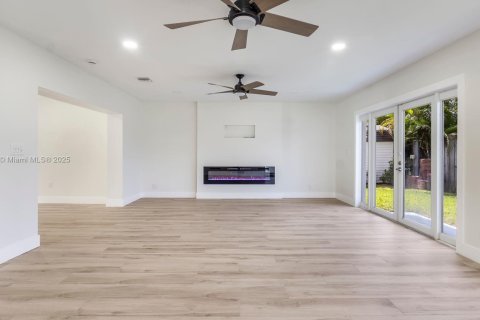 House in Fort Lauderdale, Florida 3 bedrooms, 180.04 sq.m. № 1951397 - photo 16