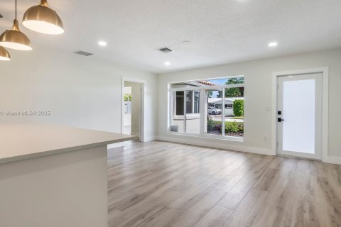 House in Fort Lauderdale, Florida 3 bedrooms, 180.04 sq.m. № 1951397 - photo 4