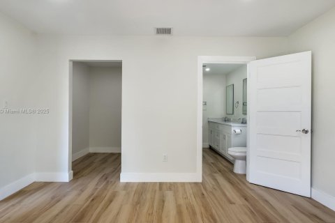 House in Fort Lauderdale, Florida 3 bedrooms, 180.04 sq.m. № 1951397 - photo 26