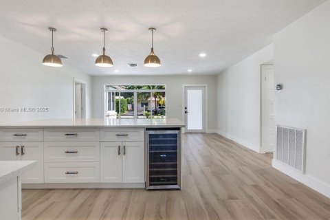 House in Fort Lauderdale, Florida 3 bedrooms, 180.04 sq.m. № 1951397 - photo 8