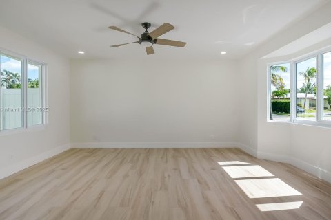 House in Fort Lauderdale, Florida 3 bedrooms, 180.04 sq.m. № 1951397 - photo 23