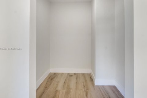 House in Fort Lauderdale, Florida 3 bedrooms, 180.04 sq.m. № 1951397 - photo 27