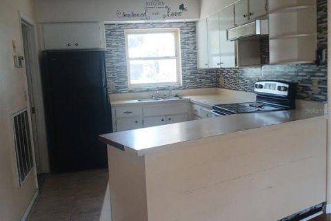 Casa en venta en Spring Hill, Florida, 2 dormitorios, 108.7 m2 № 2107446 - foto 6