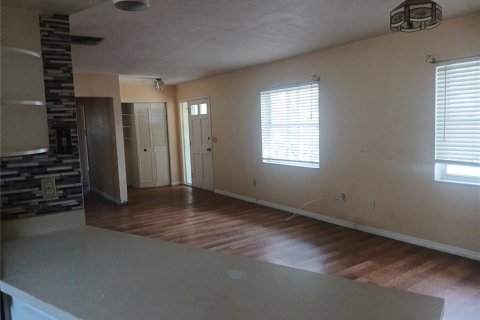 Casa en venta en Spring Hill, Florida, 2 dormitorios, 108.7 m2 № 2107446 - foto 5