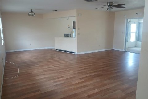 Casa en venta en Spring Hill, Florida, 2 dormitorios, 108.7 m2 № 2107446 - foto 7