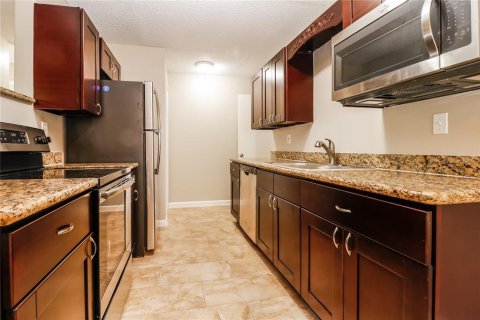 House in Tampa, Florida 3 bedrooms, 107.4 sq.m. № 1822770 - photo 7