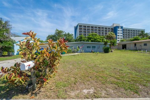 House in Cocoa Beach, Florida 2 bedrooms, 140.38 sq.m. № 1829100 - photo 25