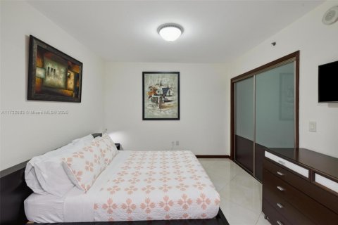 Copropriété à louer à Hallandale Beach, Floride: 1 chambre, 78.41 m2 № 1481654 - photo 12