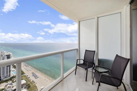 Copropriété à louer à Hallandale Beach, Floride: 1 chambre, 78.41 m2 № 1481654 - photo 15