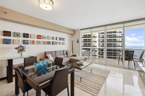 Copropriété à louer à Hallandale Beach, Floride: 1 chambre, 78.41 m2 № 1481654 - photo 5