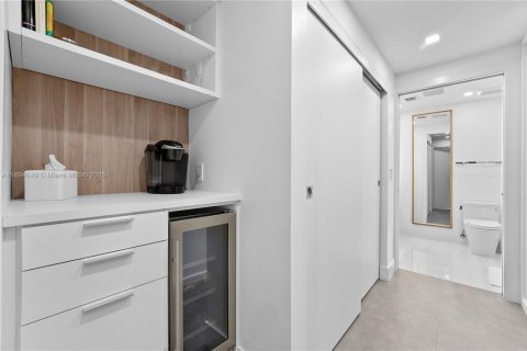 Condo in Miami, Florida, 1 bedroom  № 1947083 - photo 22