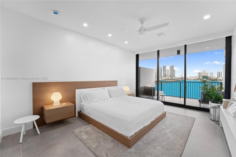 Condo in Miami, Florida, 1 bedroom  № 1947083 - photo 20