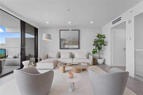 Condo in Miami, Florida, 1 bedroom  № 1947083 - photo 9