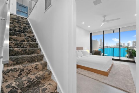 Condo in Miami, Florida, 1 bedroom  № 1947083 - photo 19