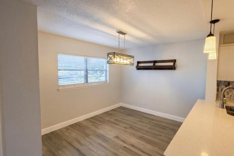 Copropriété à louer à Winter Park, Floride: 2 chambres, 105.91 m2 № 2167069 - photo 2