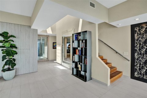 Copropriété à louer à Miami, Floride: 3 chambres, 268.3 m2 № 1925796 - photo 28