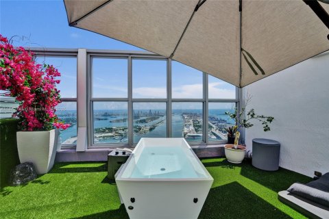 Copropriété à louer à Miami, Floride: 3 chambres, 268.3 m2 № 1925796 - photo 5