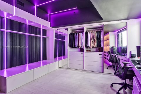 Copropriété à louer à Miami, Floride: 3 chambres, 268.3 m2 № 1925796 - photo 7