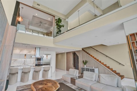 Copropriété à louer à Miami, Floride: 3 chambres, 268.3 m2 № 1925796 - photo 8