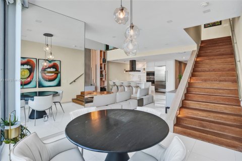 Copropriété à louer à Miami, Floride: 3 chambres, 268.3 m2 № 1925796 - photo 14