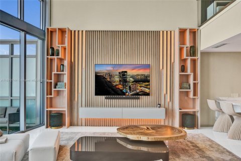 Copropriété à louer à Miami, Floride: 3 chambres, 268.3 m2 № 1925796 - photo 3