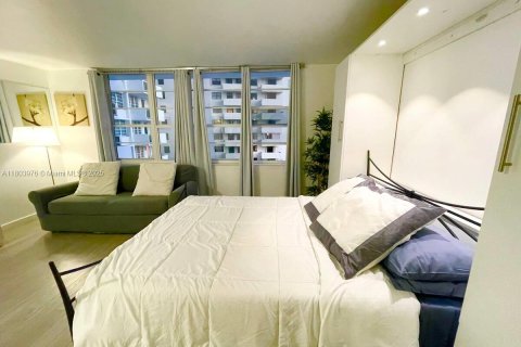 Condo in Miami Beach, Florida  № 1689209 - photo 6
