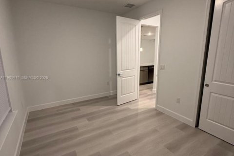 House in Palm Bay, Florida 3 bedrooms № 2069119 - photo 11