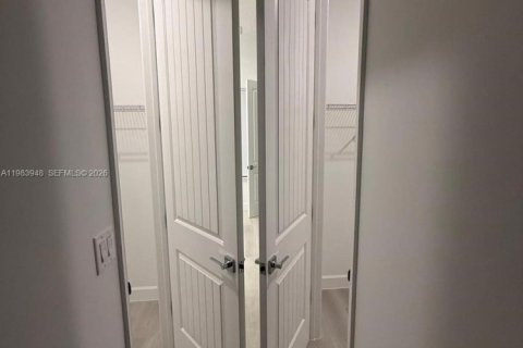 House in Palm Bay, Florida 3 bedrooms № 2069119 - photo 5