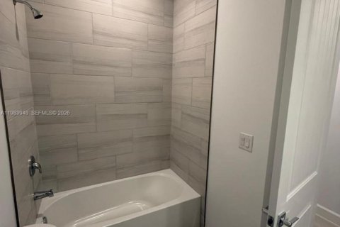 House in Palm Bay, Florida 3 bedrooms № 2069119 - photo 15