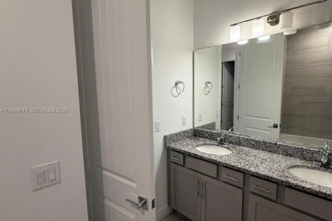 House in Palm Bay, Florida 3 bedrooms № 2069119 - photo 16