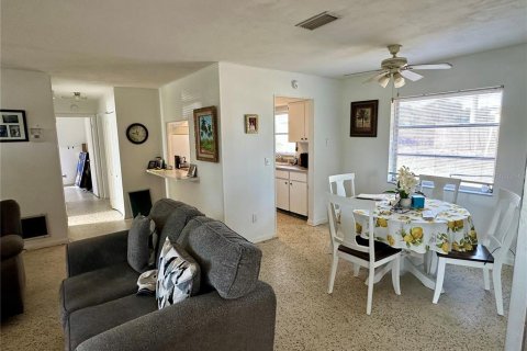 House in Deltona, Florida 2 bedrooms, 89.65 sq.m. № 1531978 - photo 4