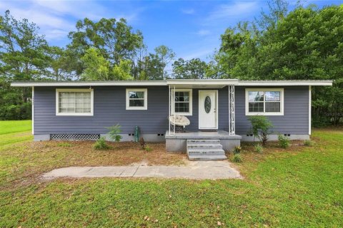 House in Archer, Florida 3 bedrooms, 111.48 sq.m. № 2291623