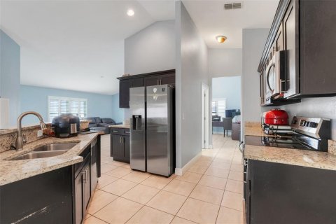 House in Kissimmee, Florida 4 bedrooms, 185.71 sq.m. № 1643071 - photo 10