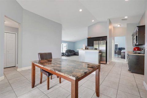 House in Kissimmee, Florida 4 bedrooms, 185.71 sq.m. № 1643071 - photo 14